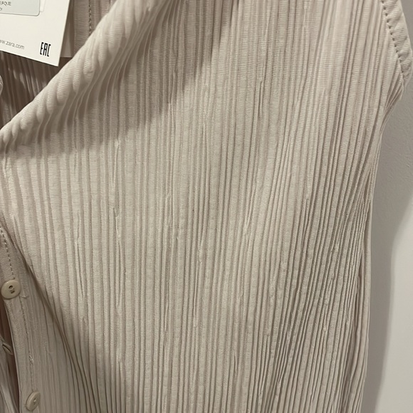 Zara Sleeveless - Picture 5 of 5